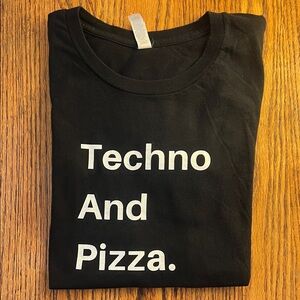 🎧🍕Black Graphic T-Shirt with Techno And Pizza Print